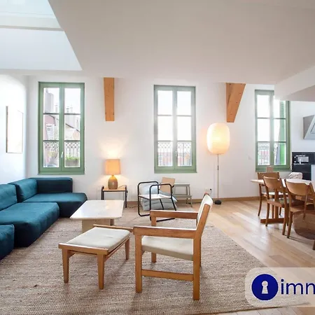 公寓 Duplex 3 Bedrooms Air-conditioned Centre