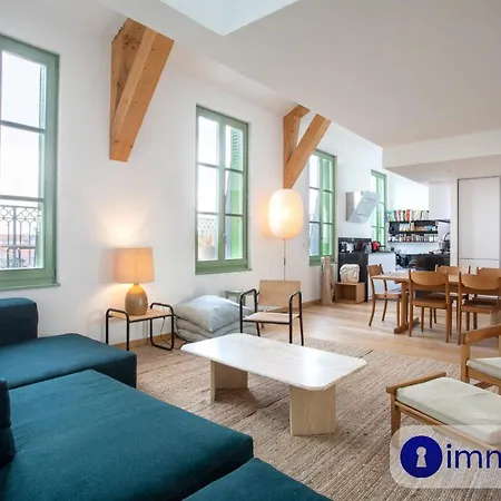 Duplex 3 Bedrooms Air-conditioned Centre 公寓 *