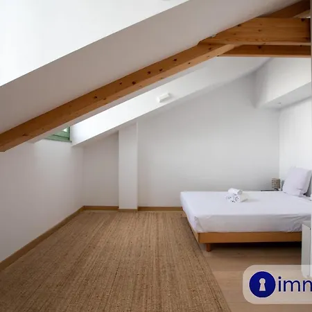 Duplex 3 Bedrooms Air-conditioned Centre